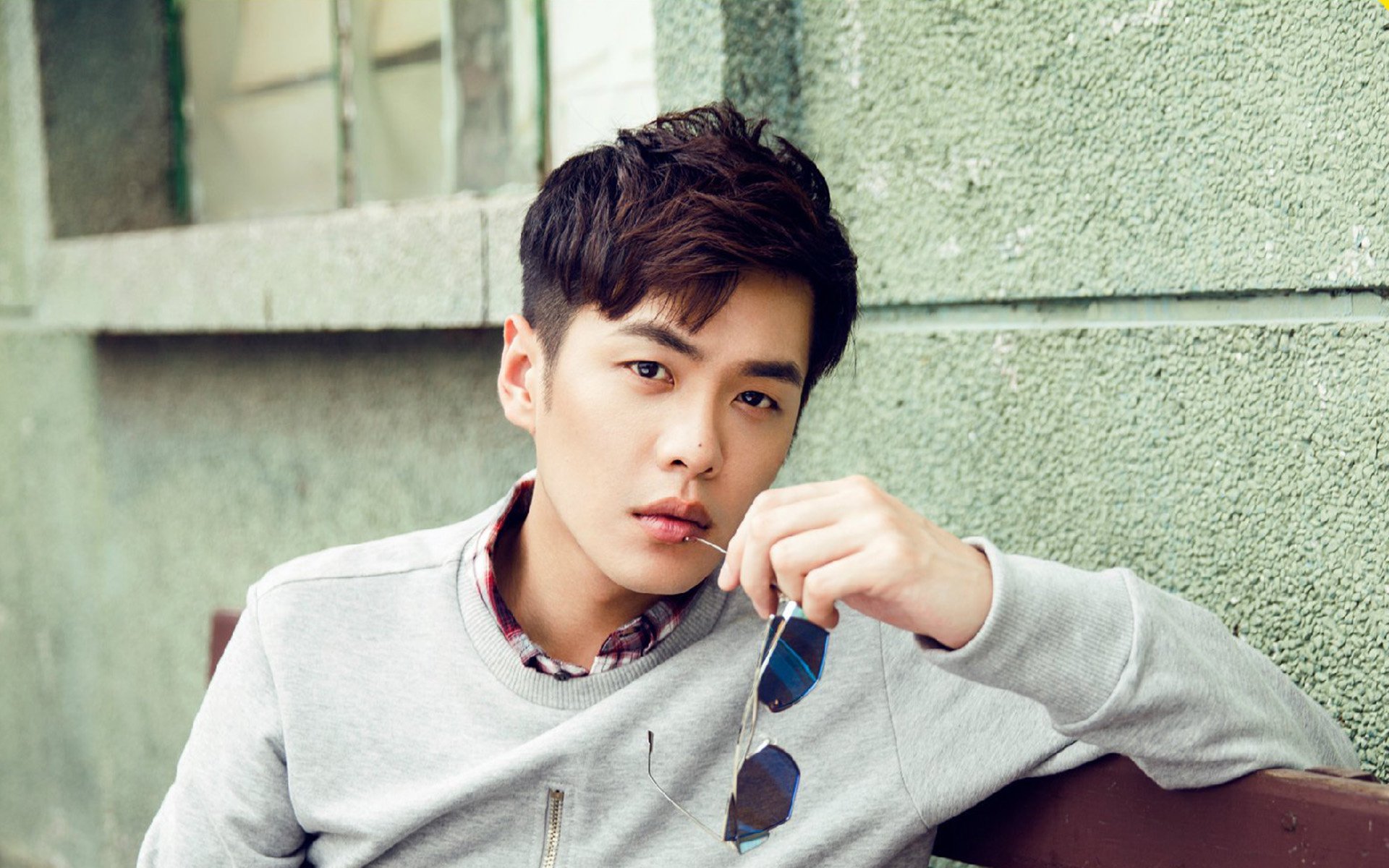 世界女子撑杆跳锦标赛中国新人获佳绩，世界著名女子撑杆跳运动员