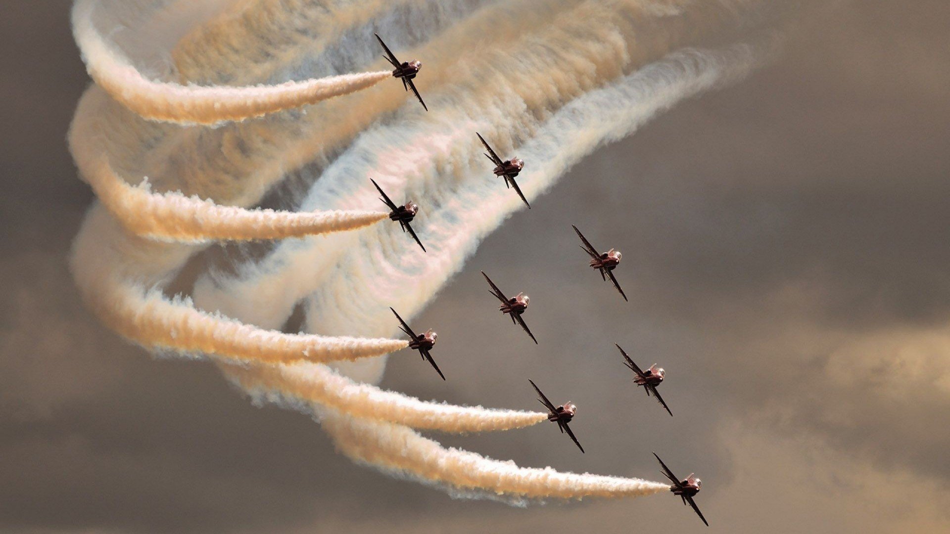 “沙滩合球：天府新区沙滩赛场迎来极限挑战”