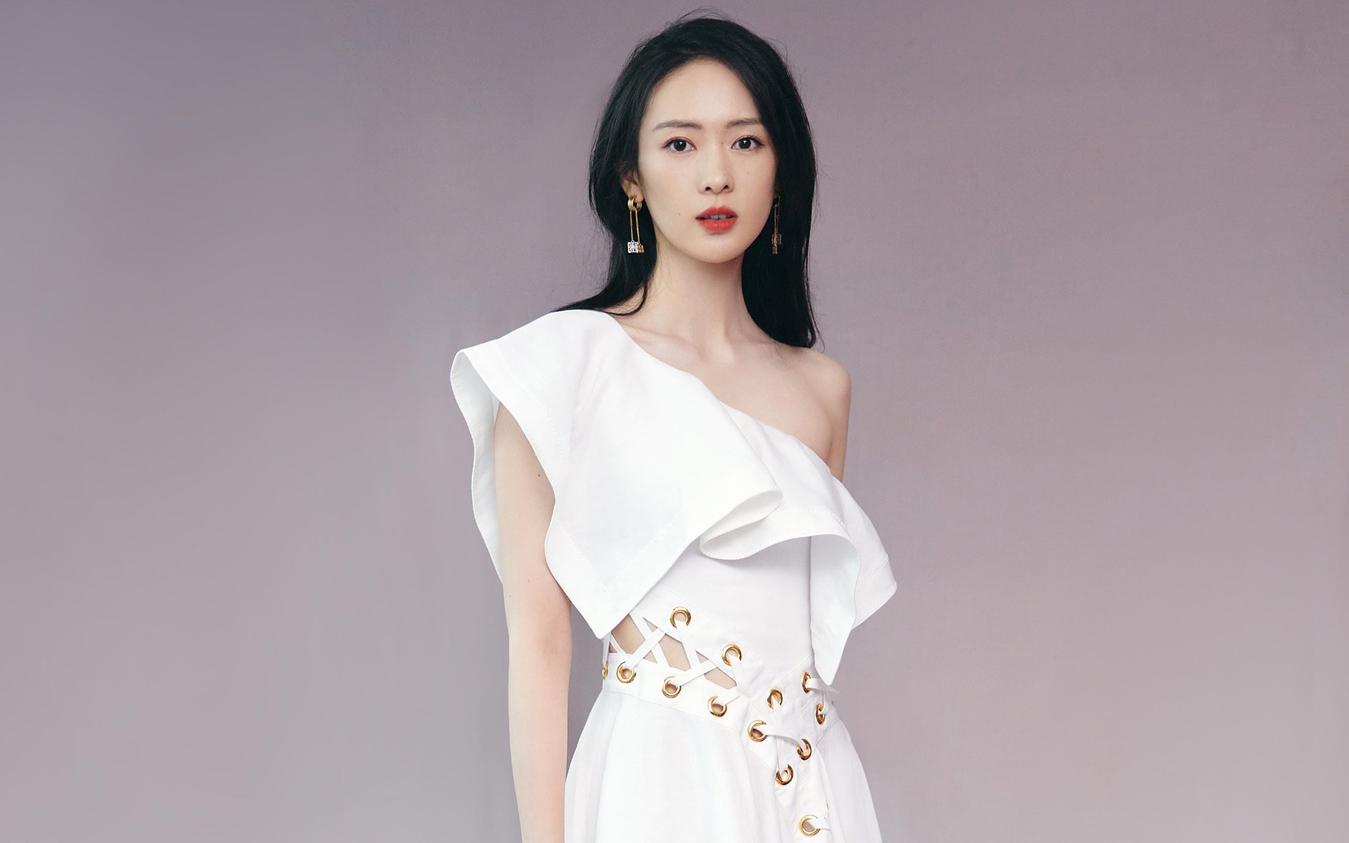 中国女泳队勇夺多金领跑积分榜，中国女子游泳国家队