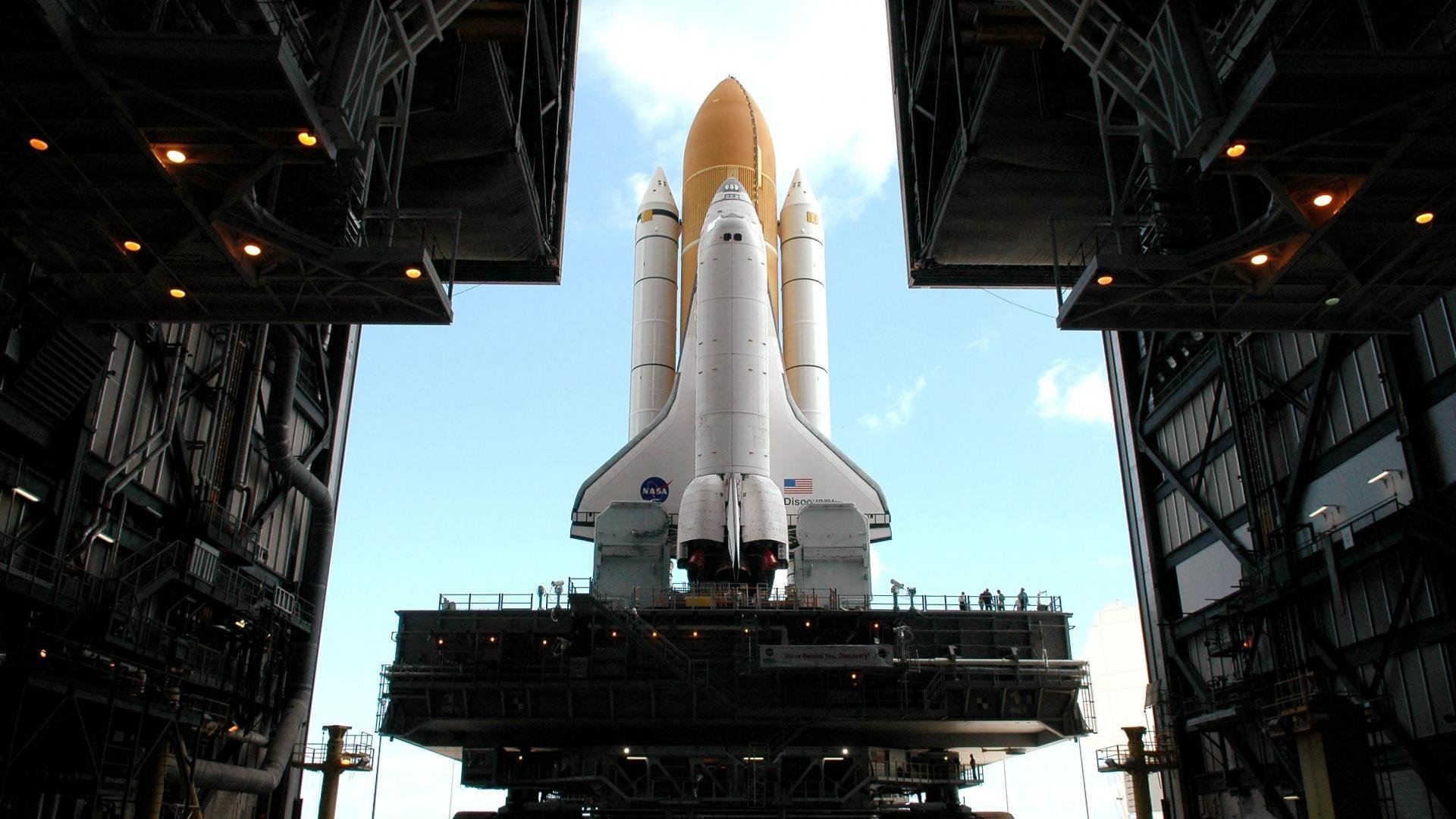 乐鱼电竞在线平台-巴黎圣日耳曼完胜主场，提前锁定法甲冠军